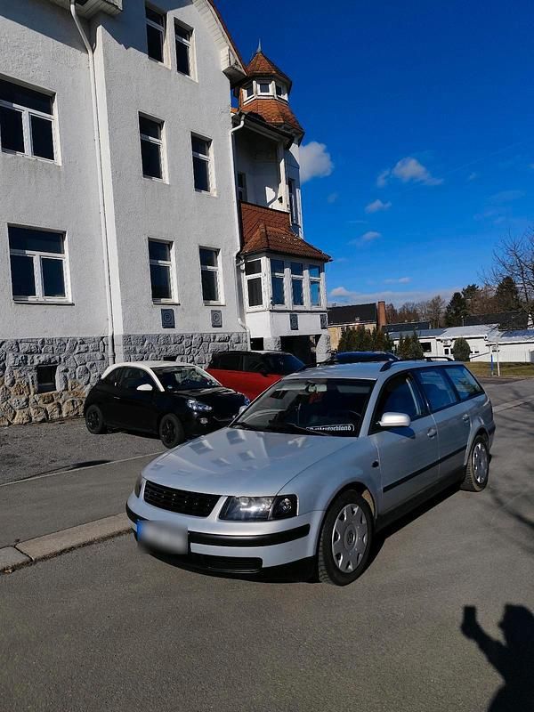 Gebraucht VW Passat 125 PS (91 kW) 1999 Silber Kombi