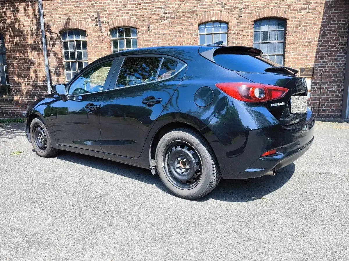 Gebraucht Mazda 3 Exclusive 120 PS (88 kW) 2018 Schwarz Limousine