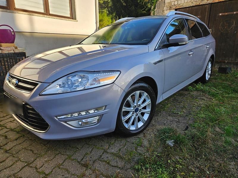Grau Gebraucht 2011 Ford Mondeo Kombi | 4.200 € (Fairer Preis) - Bild 1/4