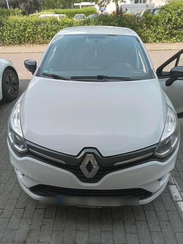 Weiß Gebraucht 2017 Renault Clio IV Limousine | 2.999 € - Bild 1/4
