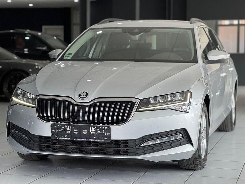 Gebraucht Skoda Superb 150 PS (110 kW) 2022 Silber Limousine