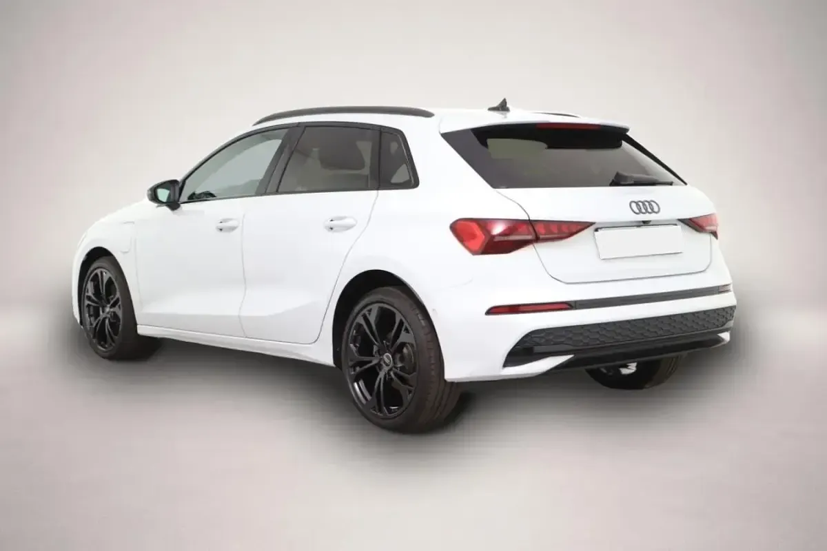 Gebraucht Audi A3 Advanced 204 PS (150 kW) 2025 Manufacturer Limousine