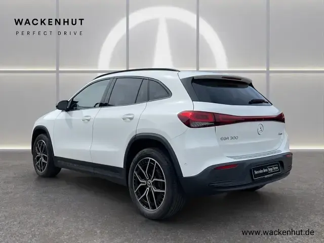 Gebraucht Mercedes EQA300 Progressive 167 kW (228 PS) 2023 Weiss SUV