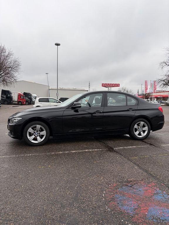 Gebraucht BMW 320 184 PS (135 kW) 2013 Schwarz Limousine