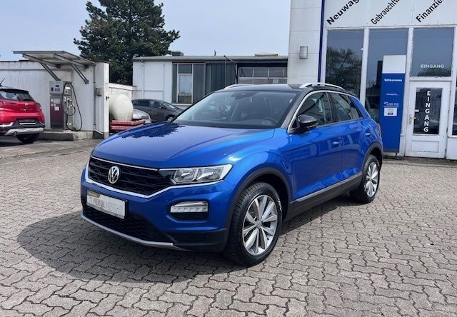 Blau Gebraucht 2018 VW T-Roc Style SUV | 17.980 € (Fairer Preis) - Bild 1/4