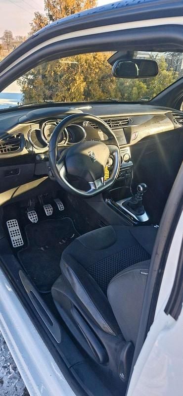 Gebraucht Citroën DS3 Sport Chic 156 PS (114 kW) 2013 Weiß Kleinwagen