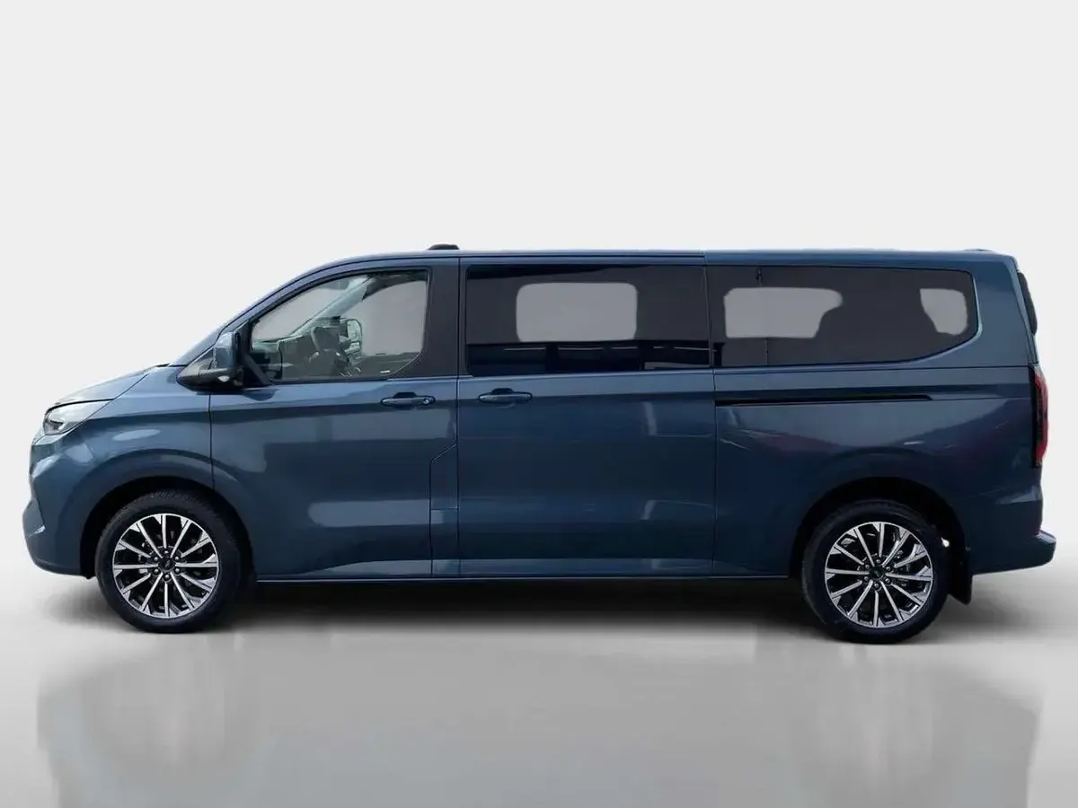 Neu Ford Tourneo Titanium X 150 PS (110 kW) 2025 Blau Van / Kleinbus