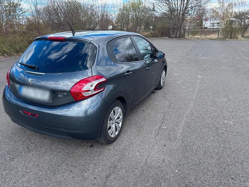 Gebraucht Peugeot 208 92 PS (67 kW) 2013 Grau Kleinwagen