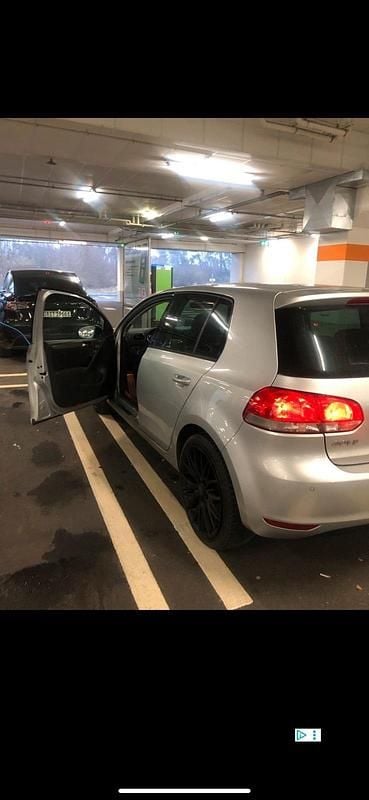 Silber Gebraucht 2011 VW Golf VI Style Limousine | 4.400 € (Guter Preis) - Bild 1/4