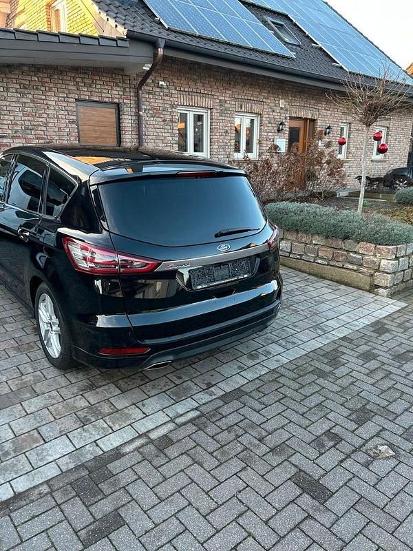 Gebraucht Ford S-MAX S 209 PS (153 kW) 2017 Schwarz Van / Kleinbus