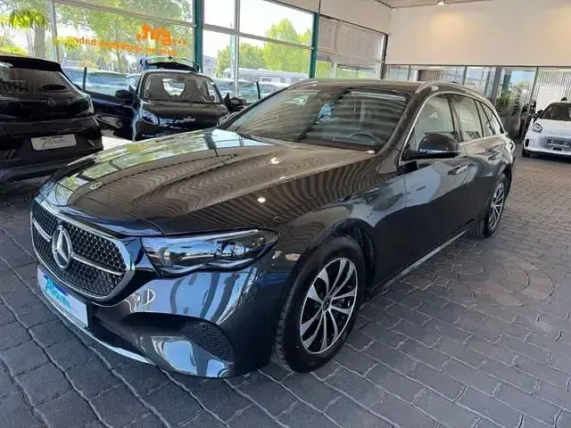 Gebraucht Mercedes E220 197 PS (144 kW) 2025 Grau Kombi