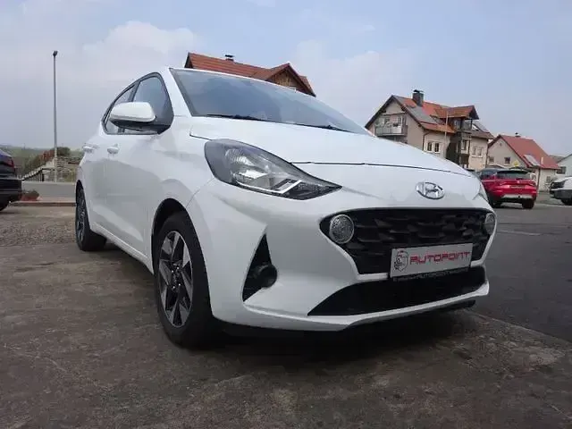 Usata Hyundai i10 Trend 67 CV (49 kW) 2022 Bianco Utilitaria