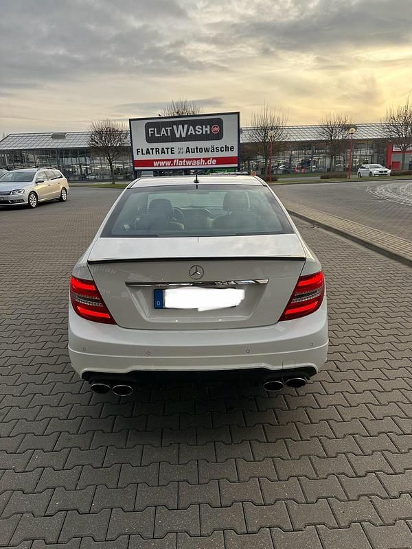 Gebraucht Mercedes C180 Edition 156 PS (114 kW) 2014 Weiß Limousine