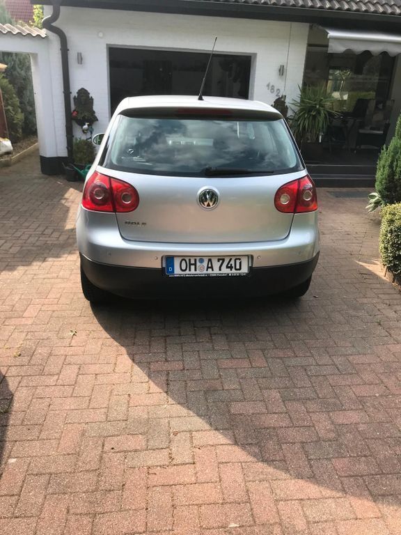 Gebraucht VW Golf V 102 PS (75 kW) 2006 Silber Limousine