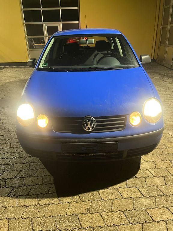 Blau Gebraucht 2002 VW Polo Basis Limousine | 1.650 € (Fairer Preis) - Bild 1/4