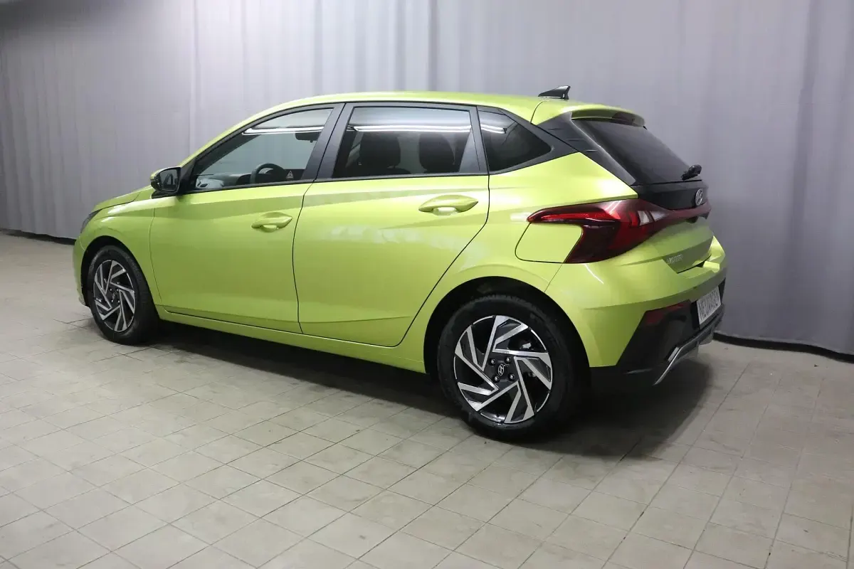 Gebraucht Hyundai i20 101 PS (74 kW) 2024 Gelb Limousine