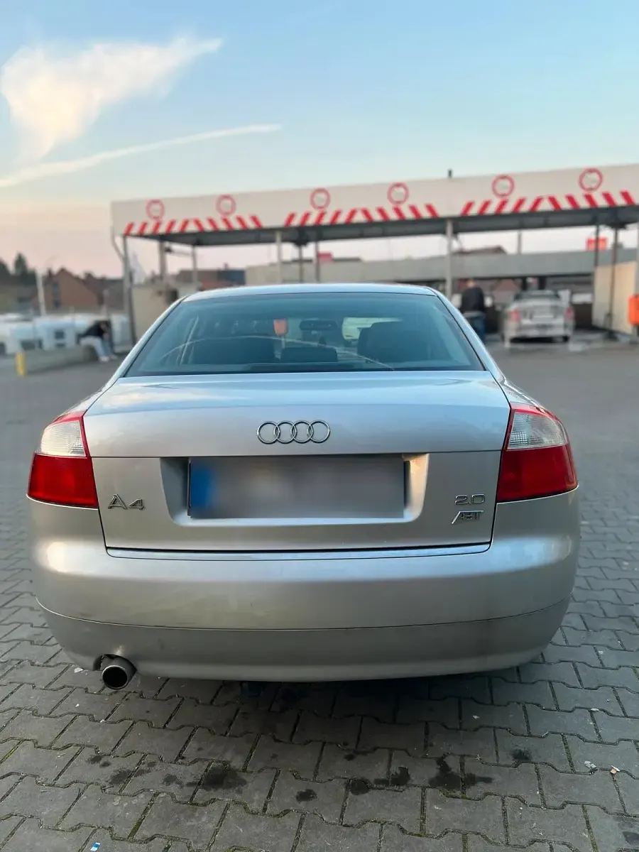 Gebraucht Audi A4 131 PS (96 kW) 2004 Grau Limousine