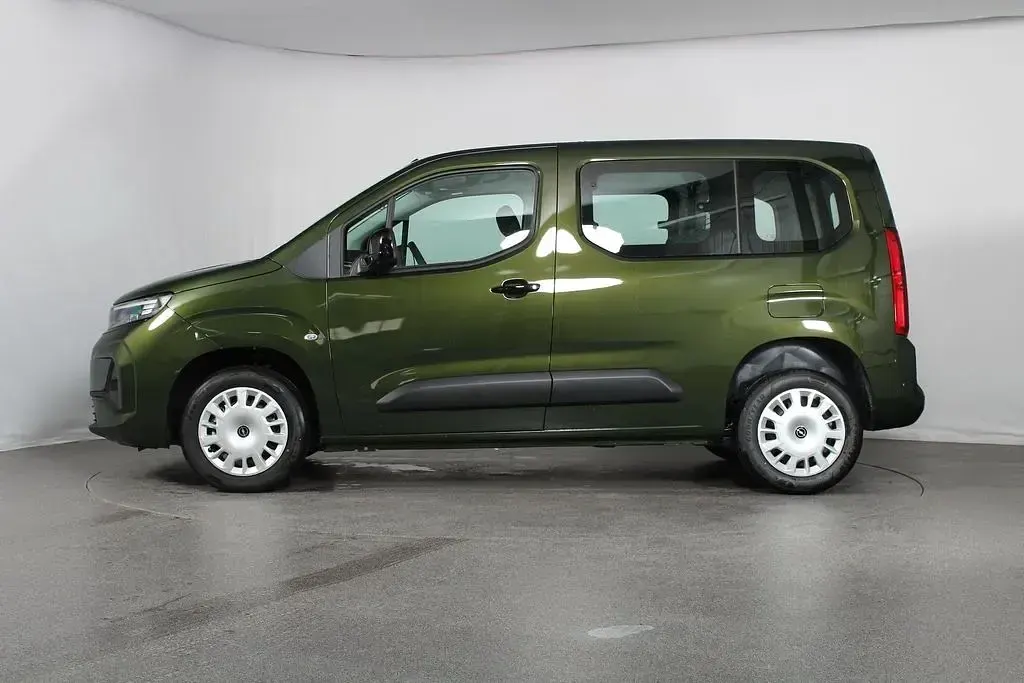 Neu Opel Combo Edition 102 PS (75 kW) 2026 Sirkka grün Van / Kleinbus