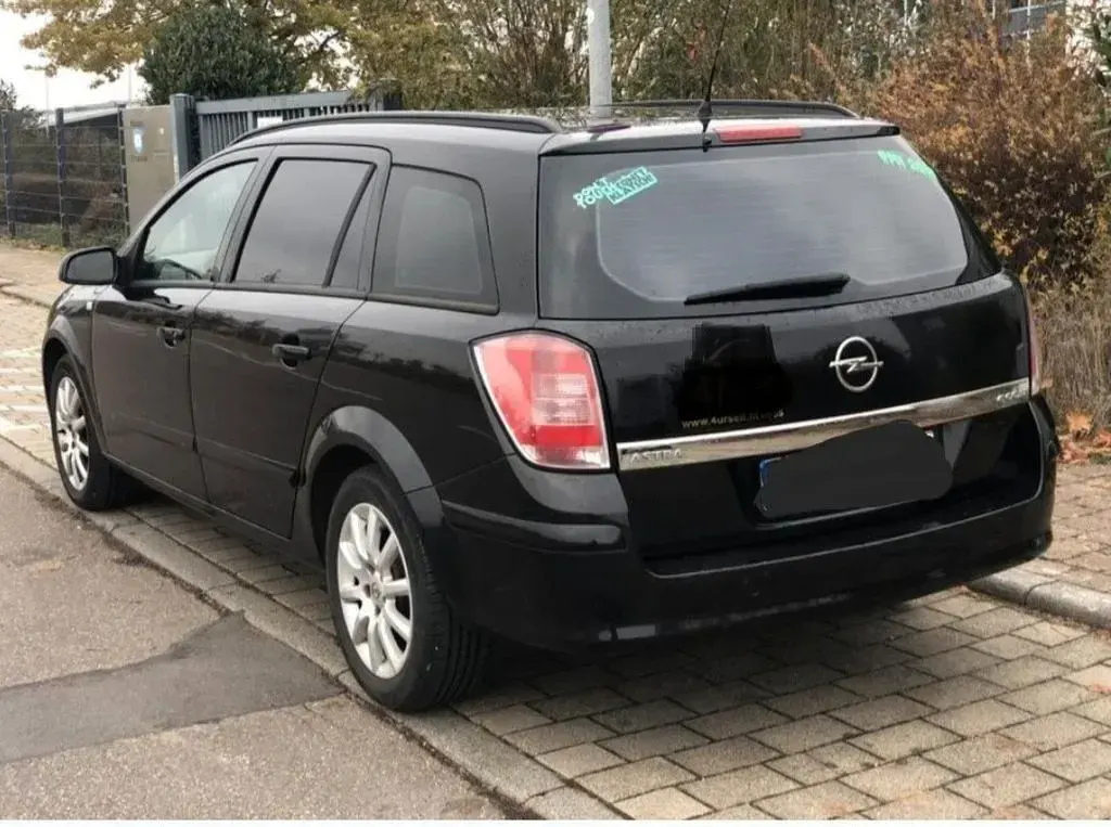 Gebraucht Opel Astra 90 PS (66 kW) 2008 Schwarz Limousine