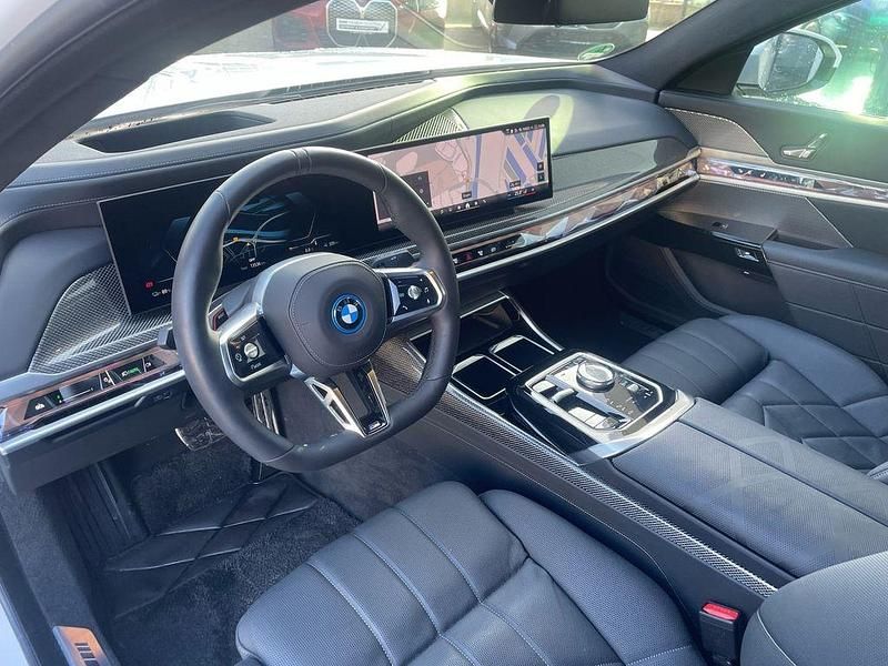 Gebraucht BMW i7 M Sport 400 kW (544 PS) 2025 Mineralweiss Limousine