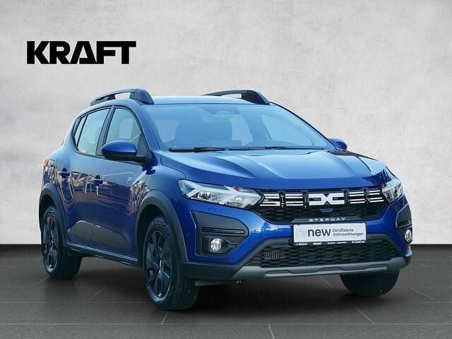 Gebraucht Dacia Sandero Expression 91 PS (66 kW) 2024 Blau (ironblau metallic) Limousine