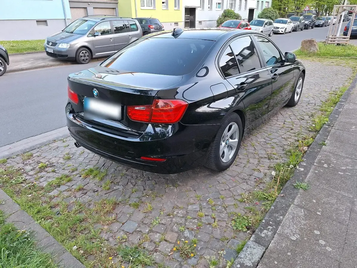 Gebraucht BMW 320 Efficient Dynamics 163 PS (119 kW) 2015 Schwarz Limousine