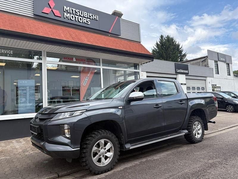 Grau Gebraucht 2020 Mitsubishi L200 Basis Abholung | 18.490 € (Guter Preis) - Bild 1/4