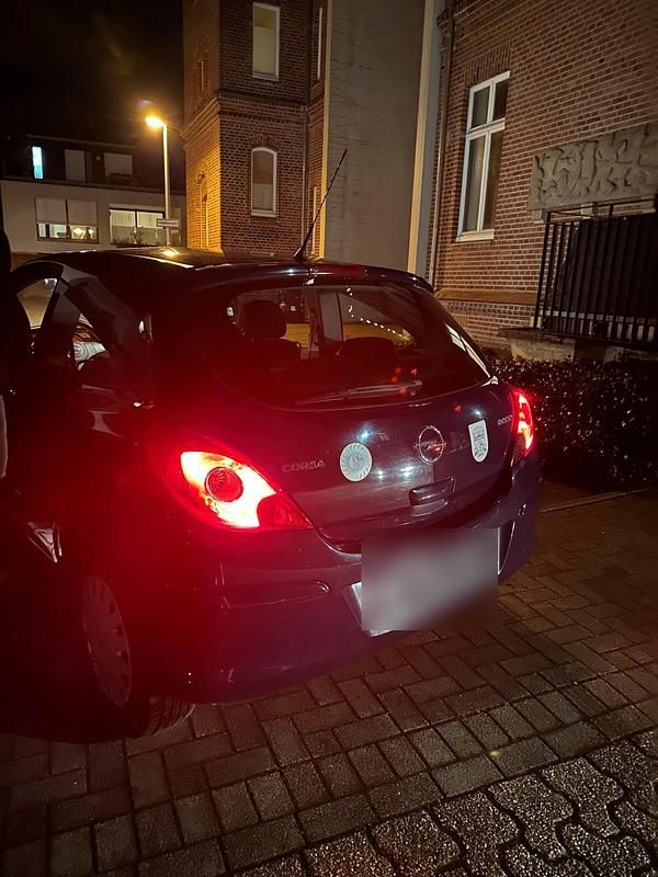 Gebraucht Opel Corsa Selection 69 PS (50 kW) 2010 Blau Kleinwagen