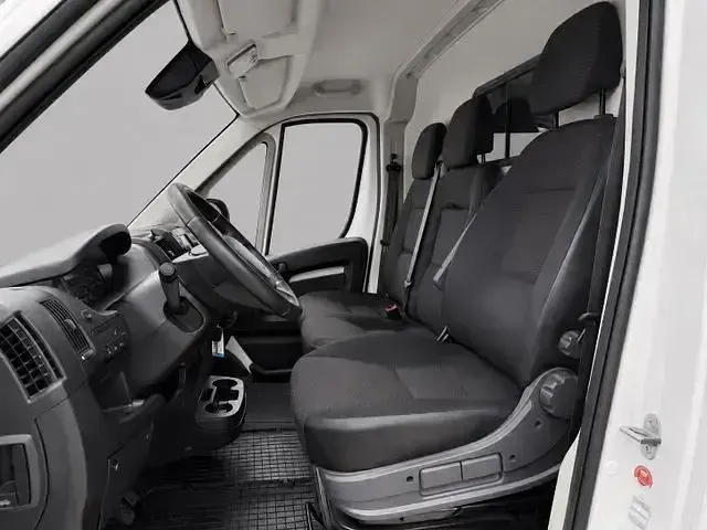 Gebraucht Peugeot Boxer S 140 PS (102 kW) 2021 Weiß Van