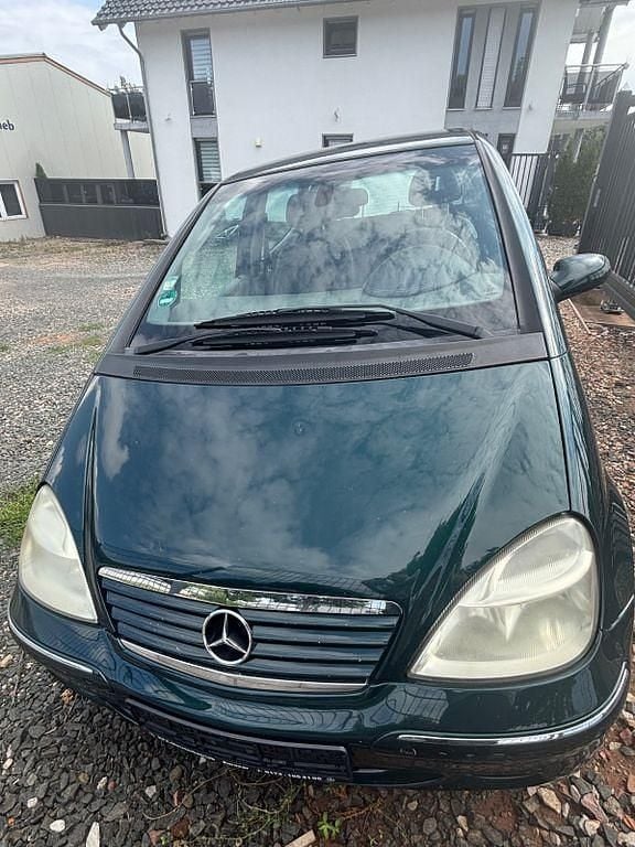 Schwarz Gebraucht 2001 Mercedes A190 Avantgarde Van / Kleinbus | 550 € (Superpreis) - Bild 1/4