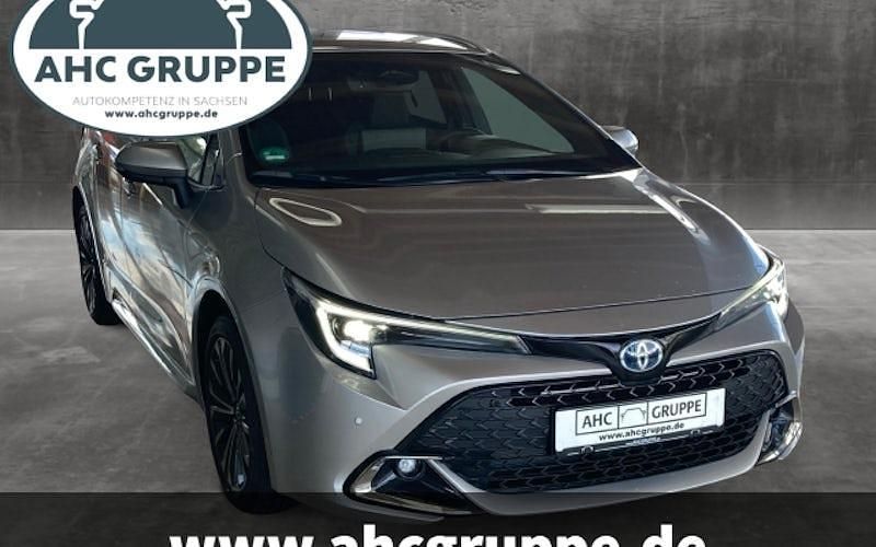 Neu Toyota Corolla 196 PS (144 kW) 2025 Silber Kombi