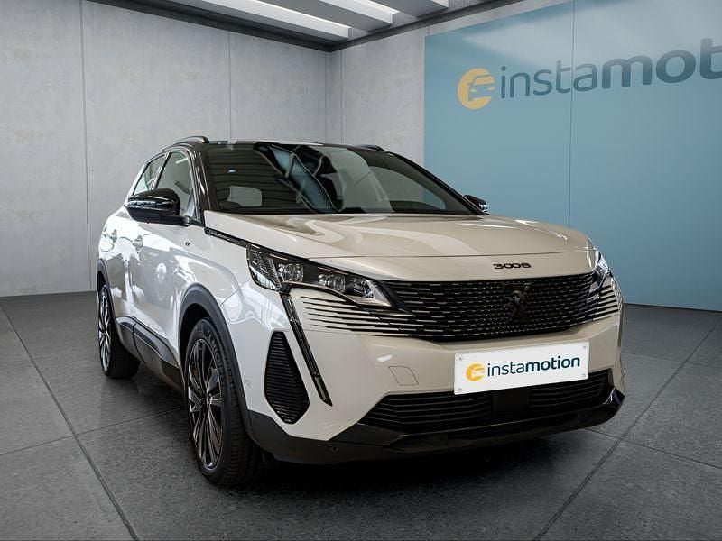 Weiß Gebraucht 2023 Peugeot 3008 Van / Kleinbus | 29.199 € (Teuer) - Bild 1/4