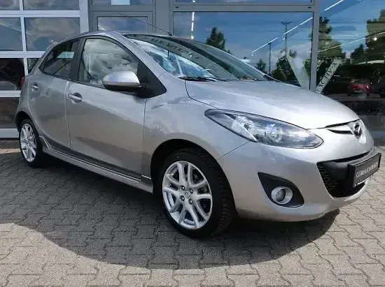 Gebraucht Mazda 2 Inclusive 102 PS (75 kW) 2011 Plutossilber metallic Kleinwagen