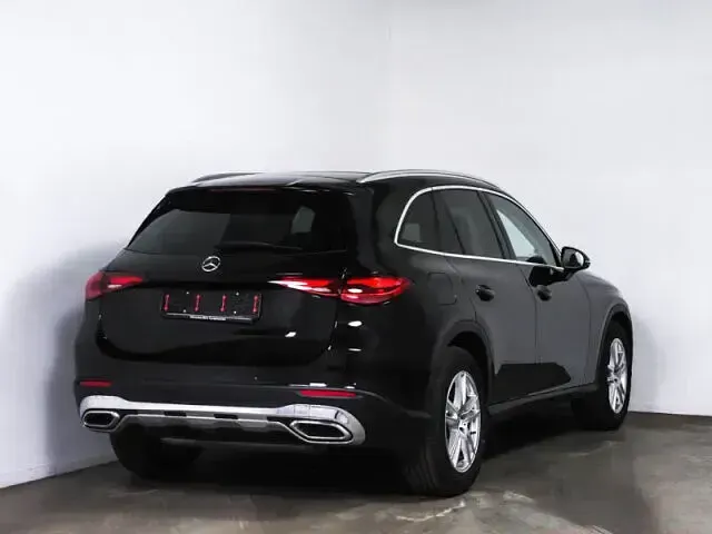 Gebraucht Mercedes GLC200 204 PS (150 kW) 2025 Lack obsidianschwarz SUV