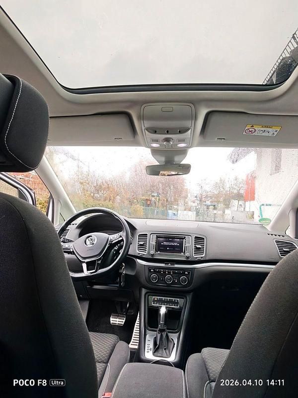 Gebraucht VW Sharan Active 150 PS (110 kW) 2022 Weiß Van / Kleinbus