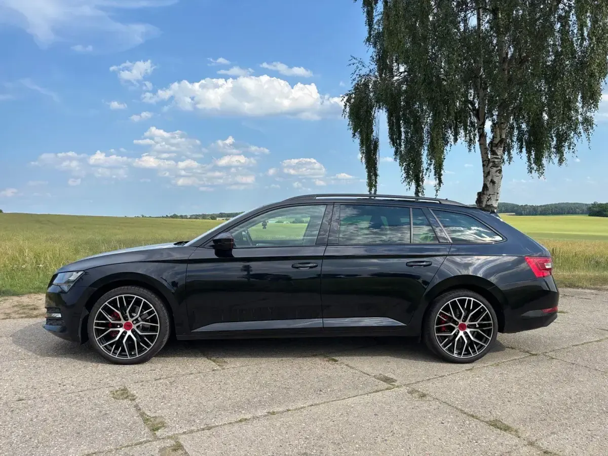 Gebraucht Skoda Superb Ambition 200 PS (147 kW) 2021 Schwarz Kombi