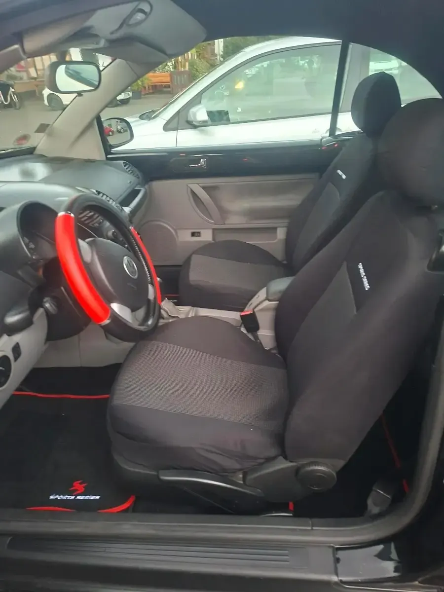 Gebraucht VW New Beetle 102 PS (75 kW) 2004 Schwarz Kleinwagen