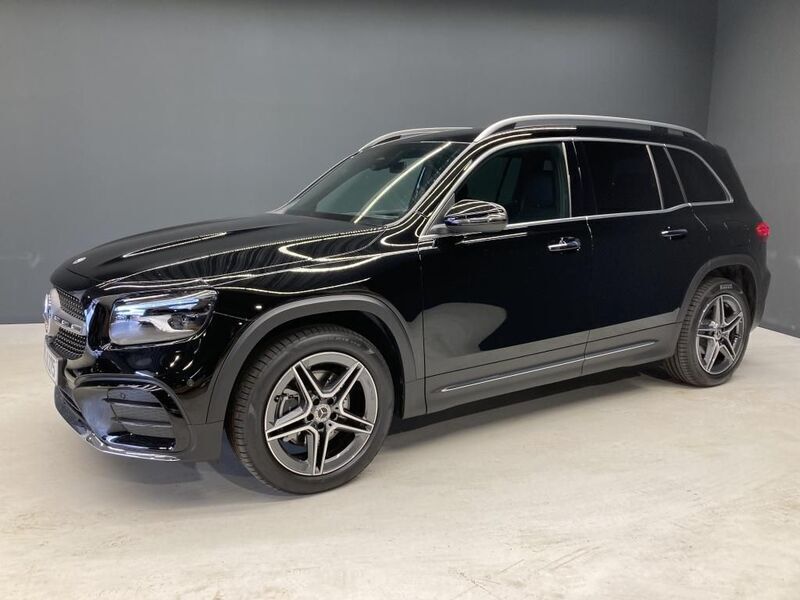 Nachtschwarz Gebraucht 2024 Mercedes GLB200 Premium SUV | 52.650 € - Bild 1/4