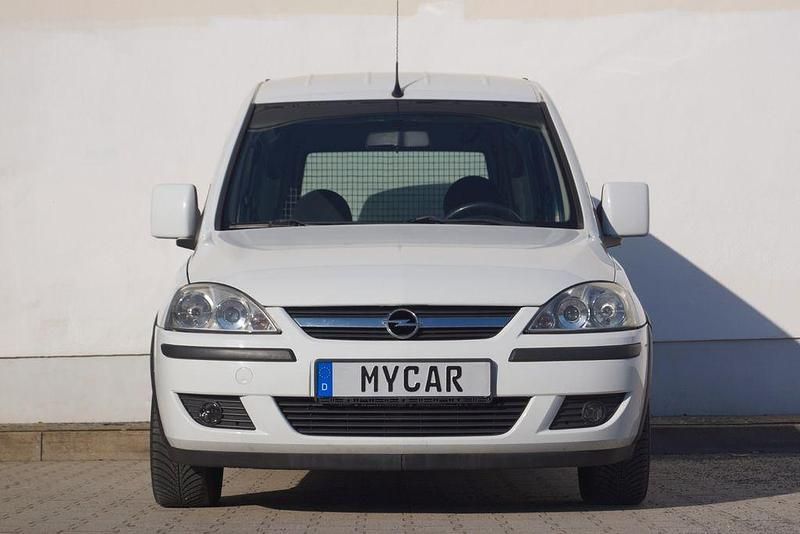 Gebraucht Opel Combo Edition 75 PS (55 kW) 2011 Weiß Van / Kleinbus