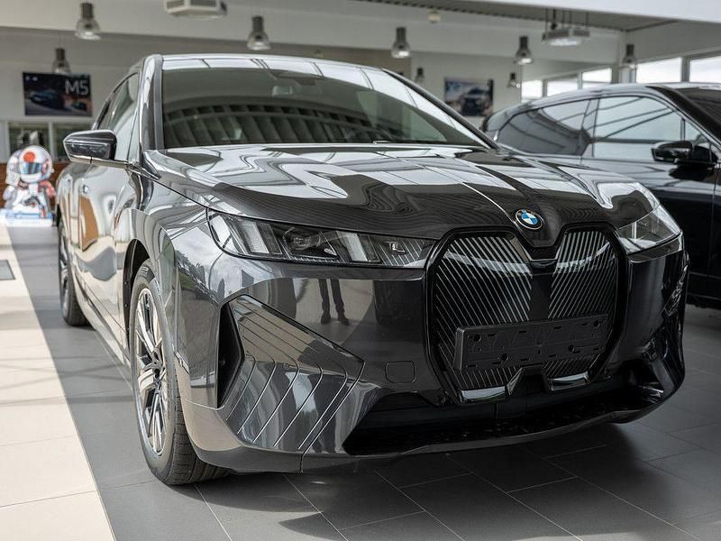 Neu BMW iX 300 kW (408 PS) 2025 Grau SUV