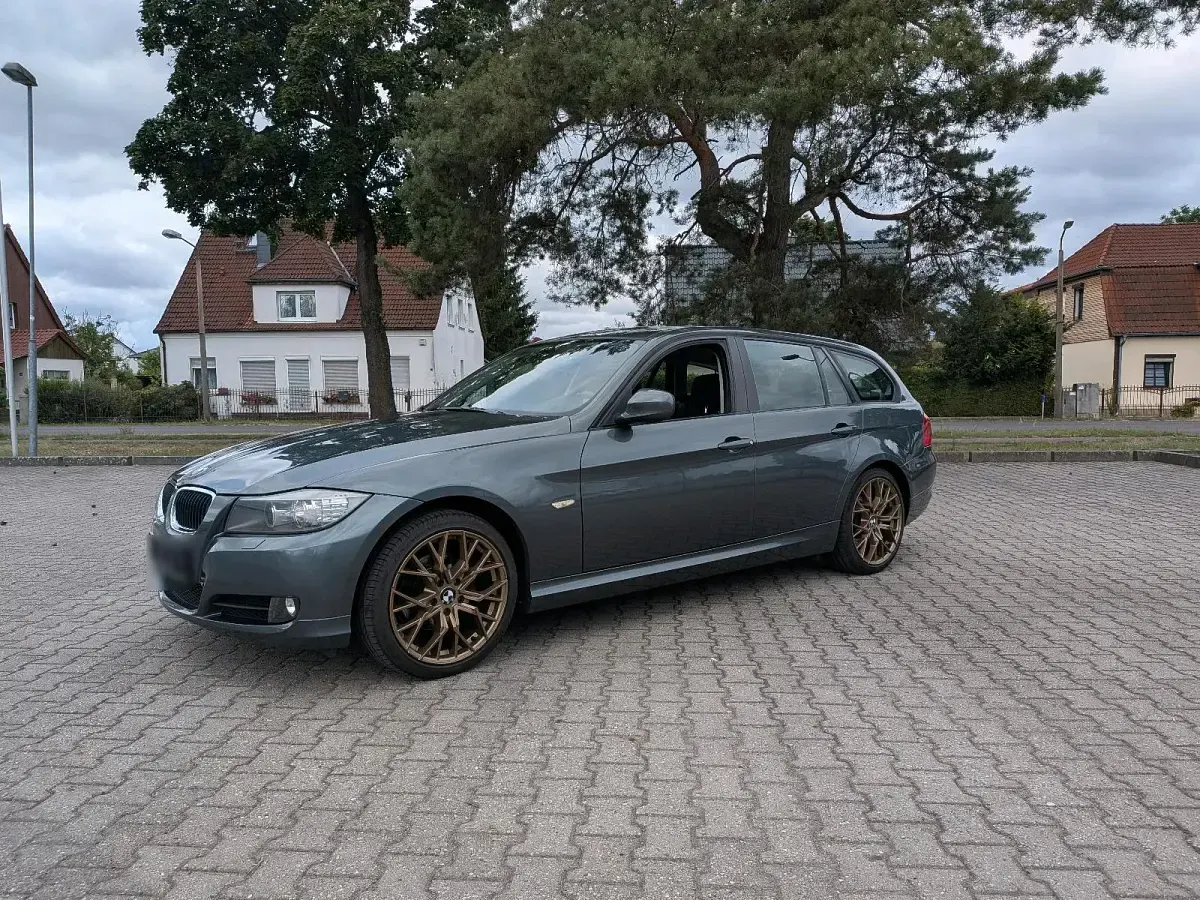 Gebraucht BMW 318 143 PS (105 kW) 2009 Grün Kombi