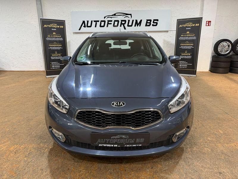 Gebraucht Kia Ceed Sportswagon 128 PS (94 kW) 2013 Blau Kombi
