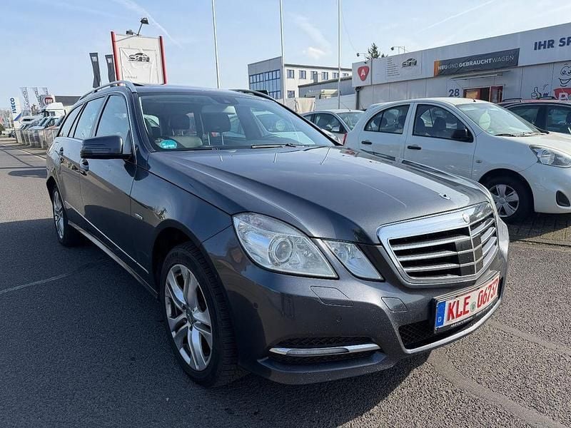 Gebraucht Mercedes E350 Avantgarde 265 PS (194 kW) 2011 Grau Limousine