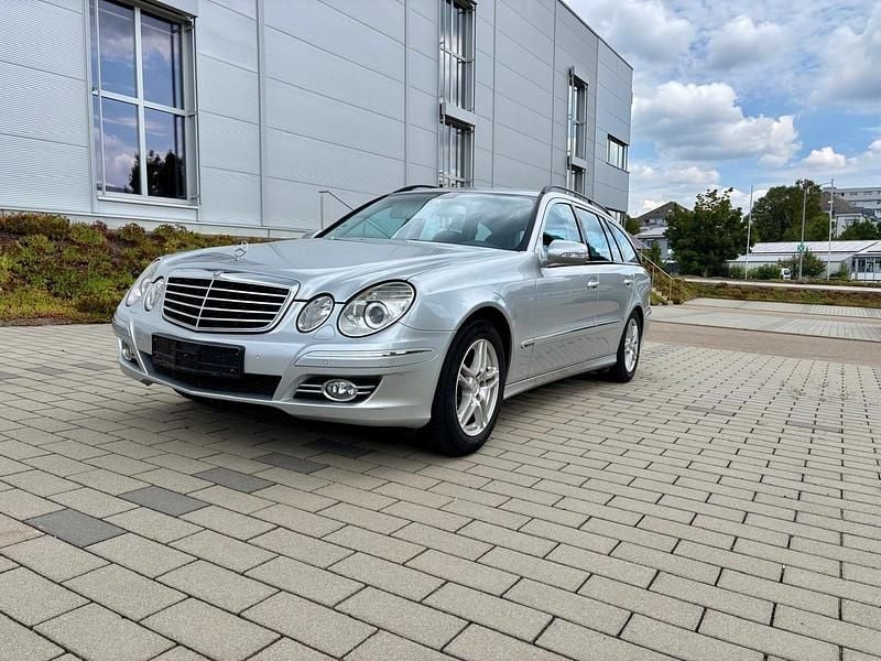 Gebraucht Mercedes E200 Classic 184 PS (135 kW) 2007 Grau Kombi