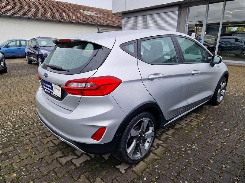 Gebraucht Ford Fiesta Active 86 PS (63 kW) 2018 Silber Kleinwagen