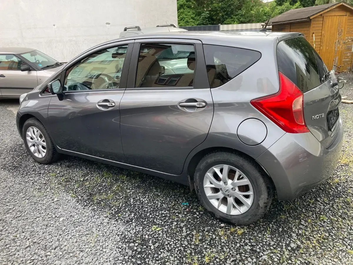 Gebraucht Nissan Note Acenta 80 PS (58 kW) 2014 Grau Kleinwagen