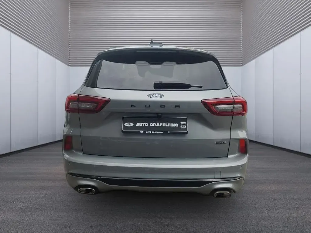 Gebraucht Ford Kuga 184 PS (135 kW) 2024 Silber SUV