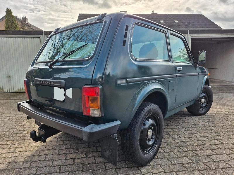 Gebraucht Lada niva 84 PS (61 kW) 2008 Grün SUV