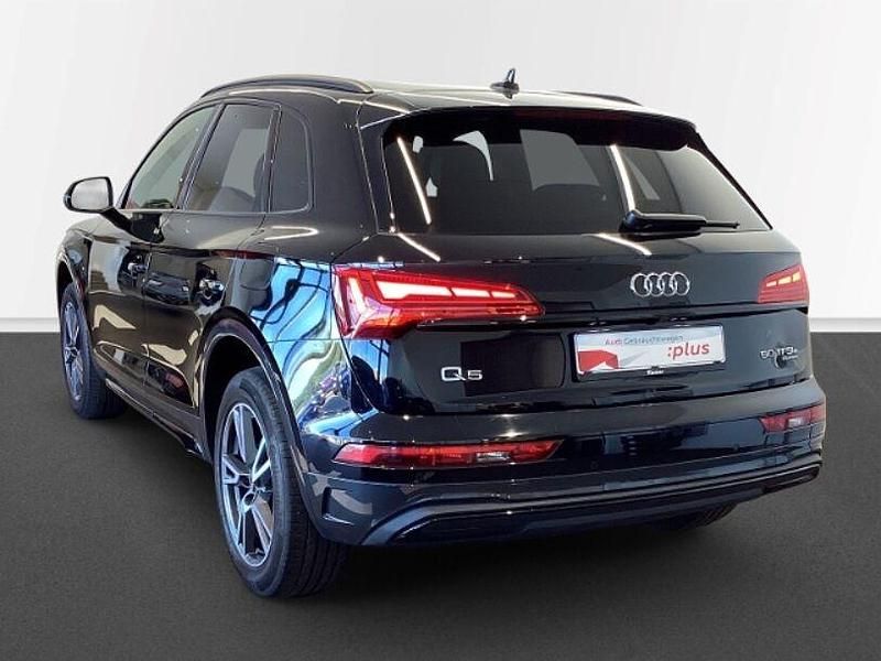 Gebraucht Audi Q5 Ambiente 195 PS (143 kW) 2021 Schwarz SUV