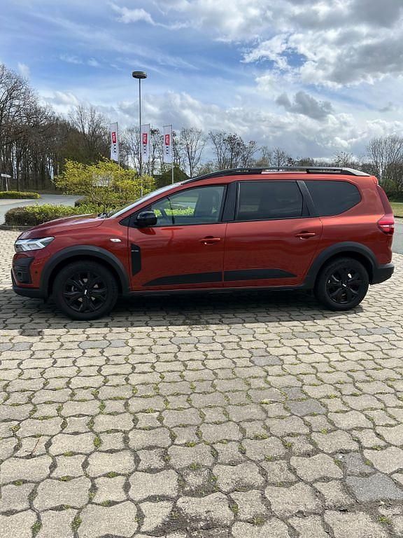 Gebraucht Dacia Jogger Extreme 101 PS (74 kW) 2023 Braun Van / Kleinbus
